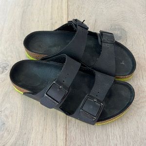 Kids Black Leather Arizona Birkenstock sandals size 31